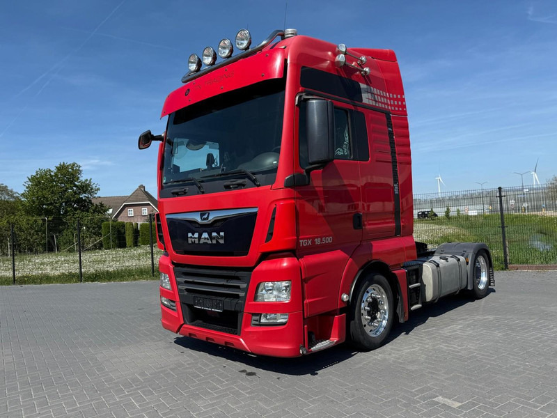 MAN 18.500 FULL AIR, ALCOA, TV, INVERTER, MICROWAVE, TOP. - Тягач: фото 2 MAN 18.500 FULL AIR, ALCOA, TV, INVERTER, MICROWAVE, TOP. - Тягач: фото 2