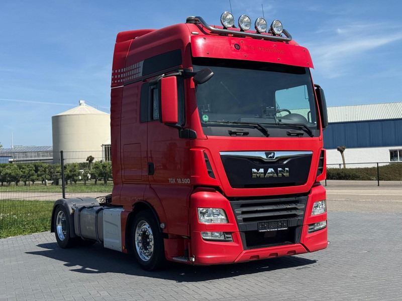 MAN 18.500 FULL AIR, ALCOA, TV, INVERTER, MICROWAVE, TOP. - Тягач: фото 1 MAN 18.500 FULL AIR, ALCOA, TV, INVERTER, MICROWAVE, TOP. - Тягач: фото 1