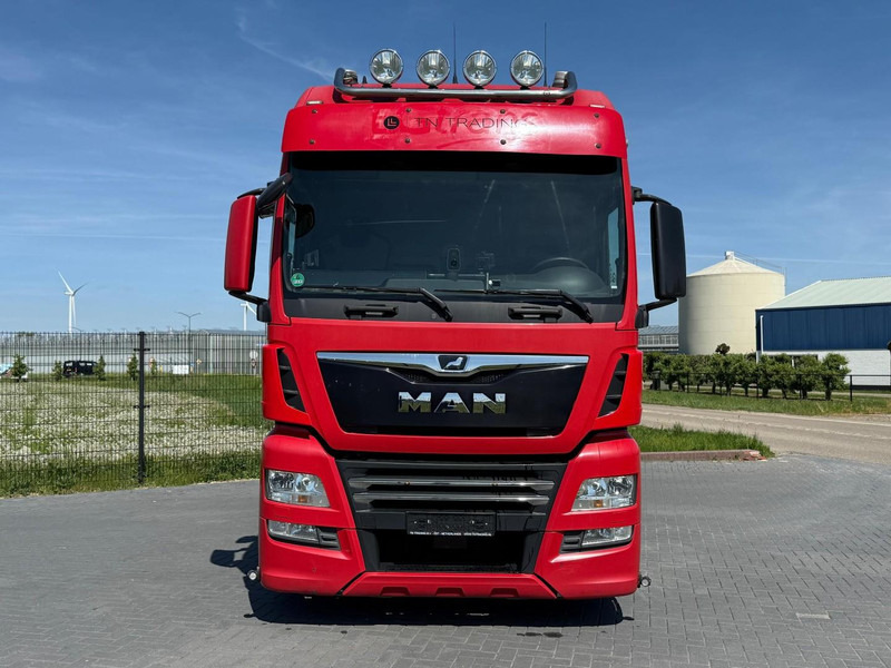 MAN 18.500 FULL AIR, ALCOA, TV, INVERTER, MICROWAVE, TOP. - Тягач: фото 3 MAN 18.500 FULL AIR, ALCOA, TV, INVERTER, MICROWAVE, TOP. - Тягач: фото 3