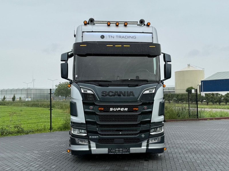 Scania R520 V8 NGS 6 BALLOONS, FULL AIR, RETARDER, 2X TANK, SHOW, FULL SPOILER. - Тягач: фото 2 Scania R520 V8 NGS 6 BALLOONS, FULL AIR, RETARDER, 2X TANK, SHOW, FULL SPOILER. - Тягач: фото 2