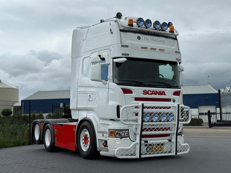 Scania R560 V8 SHOW TRUCK, RETARDER, LEATHER, I-PARK, TOP. - Тягач: фото 1 Scania R560 V8 SHOW TRUCK, RETARDER, LEATHER, I-PARK, TOP. - Тягач: фото 1