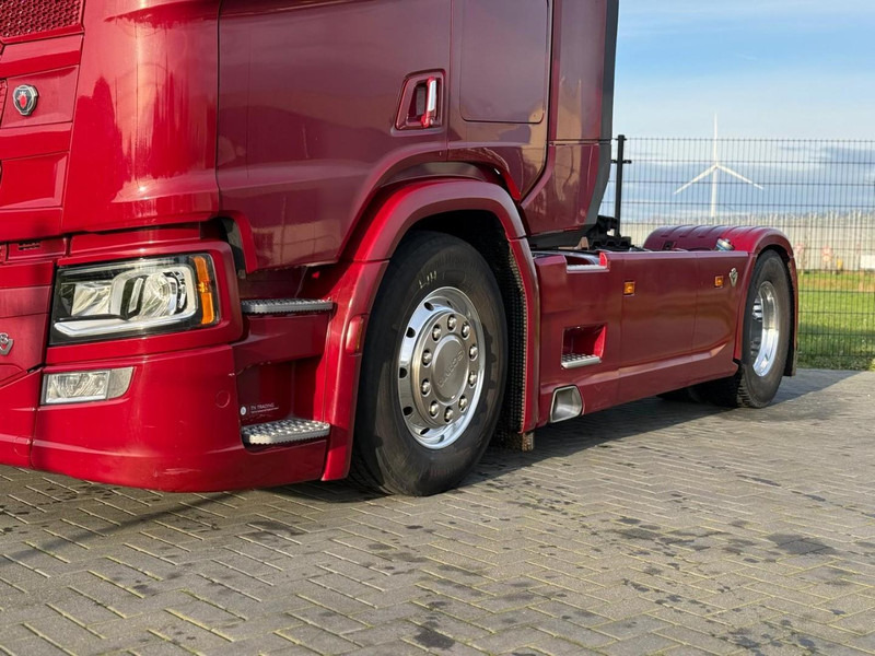 Scania R580 V8 NGS 2 TANKS, RETARDER, LEDER, ALU, VOLLUCHT, SMART V2, PARK COOL. - Тягач: фото 2 Scania R580 V8 NGS 2 TANKS, RETARDER, LEDER, ALU, VOLLUCHT, SMART V2, PARK COOL. - Тягач: фото 2