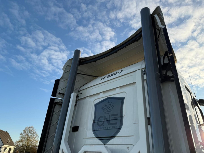 Тягач Scania R580 VOLLE SHOWTRUCK, VOLLUCHT, OPEN UITLAAT, INTERIEUR.: фото 17 Тягач Scania R580 VOLLE SHOWTRUCK, VOLLUCHT, OPEN UITLAAT, INTERIEUR.: фото 17