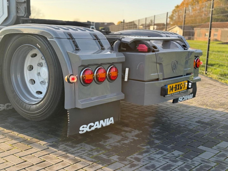 Тягач Scania R580 VOLLE SHOWTRUCK, VOLLUCHT, OPEN UITLAAT, INTERIEUR.: фото 11 Тягач Scania R580 VOLLE SHOWTRUCK, VOLLUCHT, OPEN UITLAAT, INTERIEUR.: фото 11