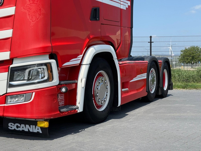 Scania S500 VOLLUCHT, GESTUURD, SHOWTRUCK, LEER. - Тягач: фото 4 Scania S500 VOLLUCHT, GESTUURD, SHOWTRUCK, LEER. - Тягач: фото 4