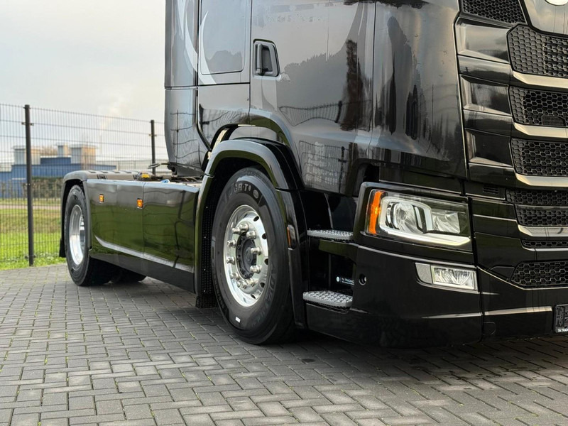 Scania S500 VOLLUCHT, HYDRAULIEK, 6 BALGEN, RETARDER, NIEUWE ACHTERBANDEN. - Тягач: фото 3 Scania S500 VOLLUCHT, HYDRAULIEK, 6 BALGEN, RETARDER, NIEUWE ACHTERBANDEN. - Тягач: фото 3