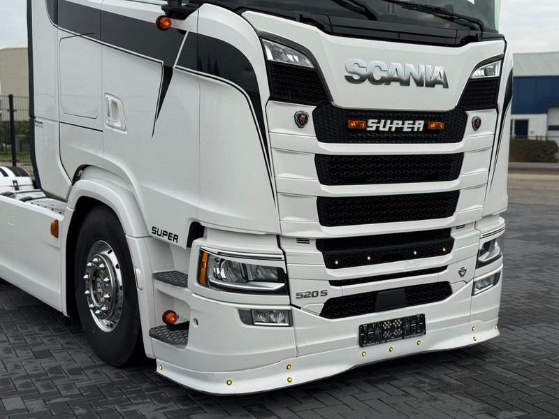 Scania S520 V8 NGS FULL SPOILER, PARK COOLER, FULL AIR, RETARDER, 6 BALLOONS. - Тягач: фото 4 Scania S520 V8 NGS FULL SPOILER, PARK COOLER, FULL AIR, RETARDER, 6 BALLOONS. - Тягач: фото 4
