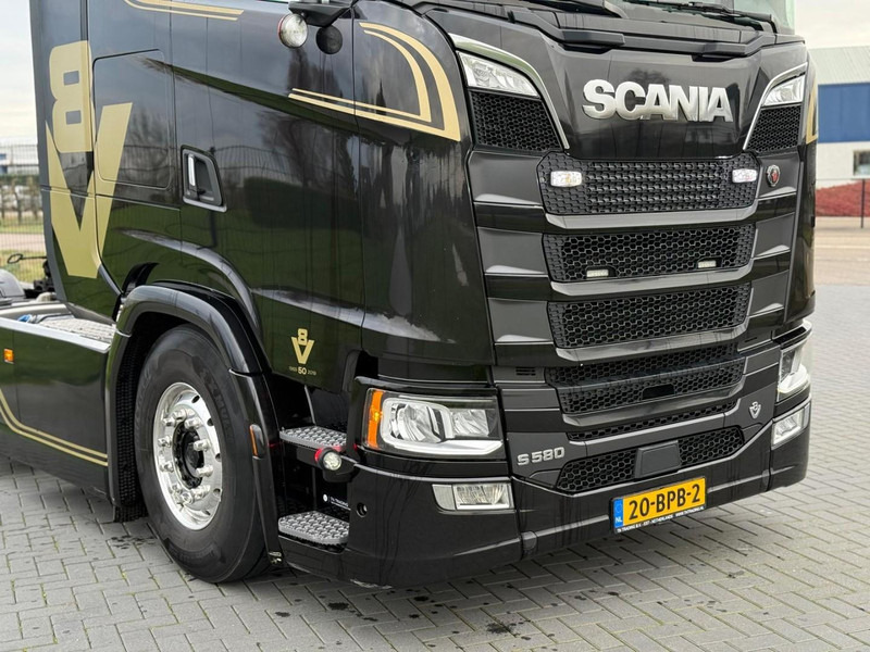 Scania S580 9 TONS VOORAS, EURO 6D, 50 YEAR V8, VOLLUCHT, 6 BALGEN, ALCOA, HYDRAULIEK, LED. - Тягач: фото 3 Scania S580 9 TONS VOORAS, EURO 6D, 50 YEAR V8, VOLLUCHT, 6 BALGEN, ALCOA, HYDRAULIEK, LED. - Тягач: фото 3