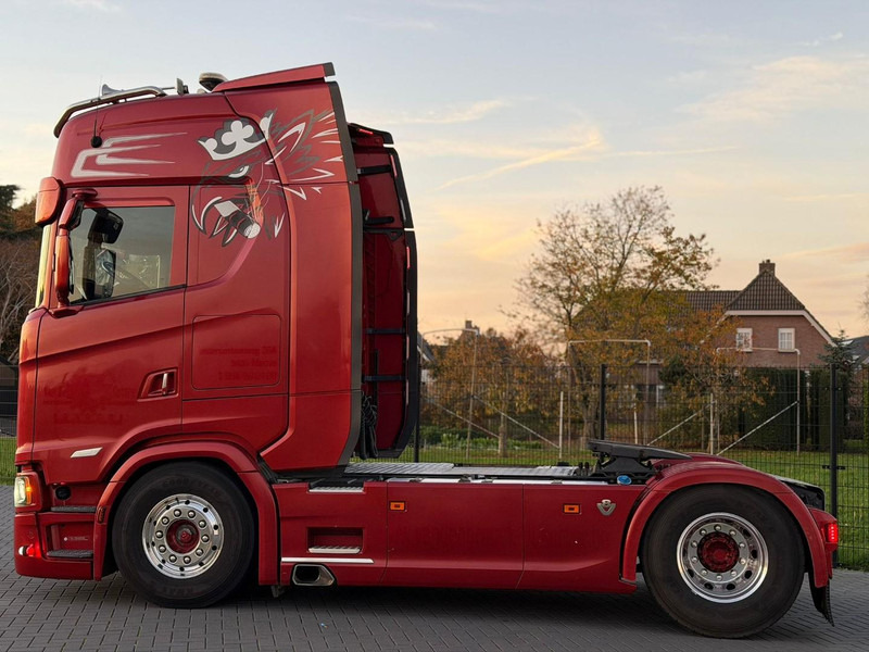 Scania S580 V8 NGS VOLLUCHT, KING OF THE ROAD, HYDRAULIEK, LEER, ALCOA. - Тягач: фото 5 Scania S580 V8 NGS VOLLUCHT, KING OF THE ROAD, HYDRAULIEK, LEER, ALCOA. - Тягач: фото 5