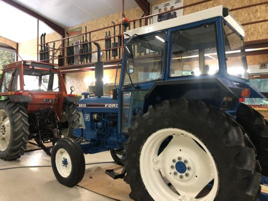 Ford 6410 tracteur à 18 000 € exo de tva - Трактор: фото 2 Ford 6410 tracteur à 18 000 € exo de tva - Трактор: фото 2