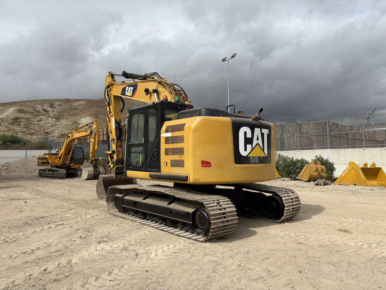 CATERPILLAR 320EL RR - Гусеничный экскаватор: фото 3 CATERPILLAR 320EL RR - Гусеничный экскаватор: фото 3