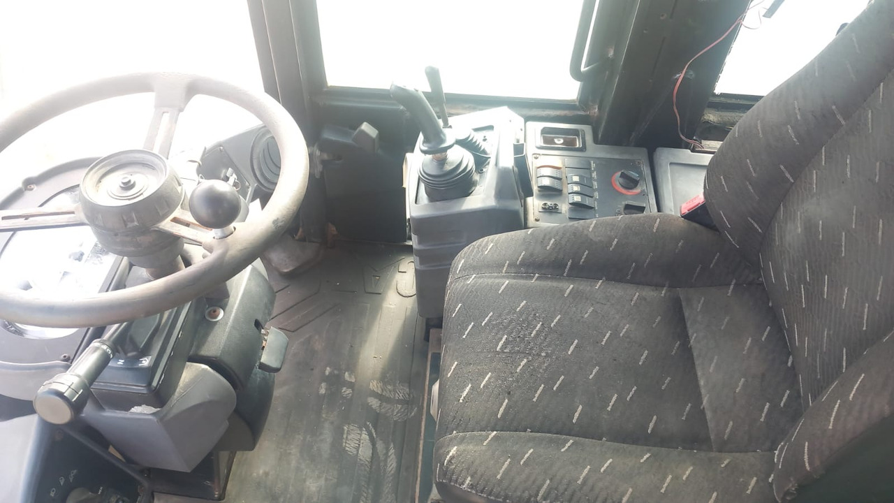 Колёсный погрузчик Caterpillar IT28G2: фото 6 Колёсный погрузчик Caterpillar IT28G2: фото 6