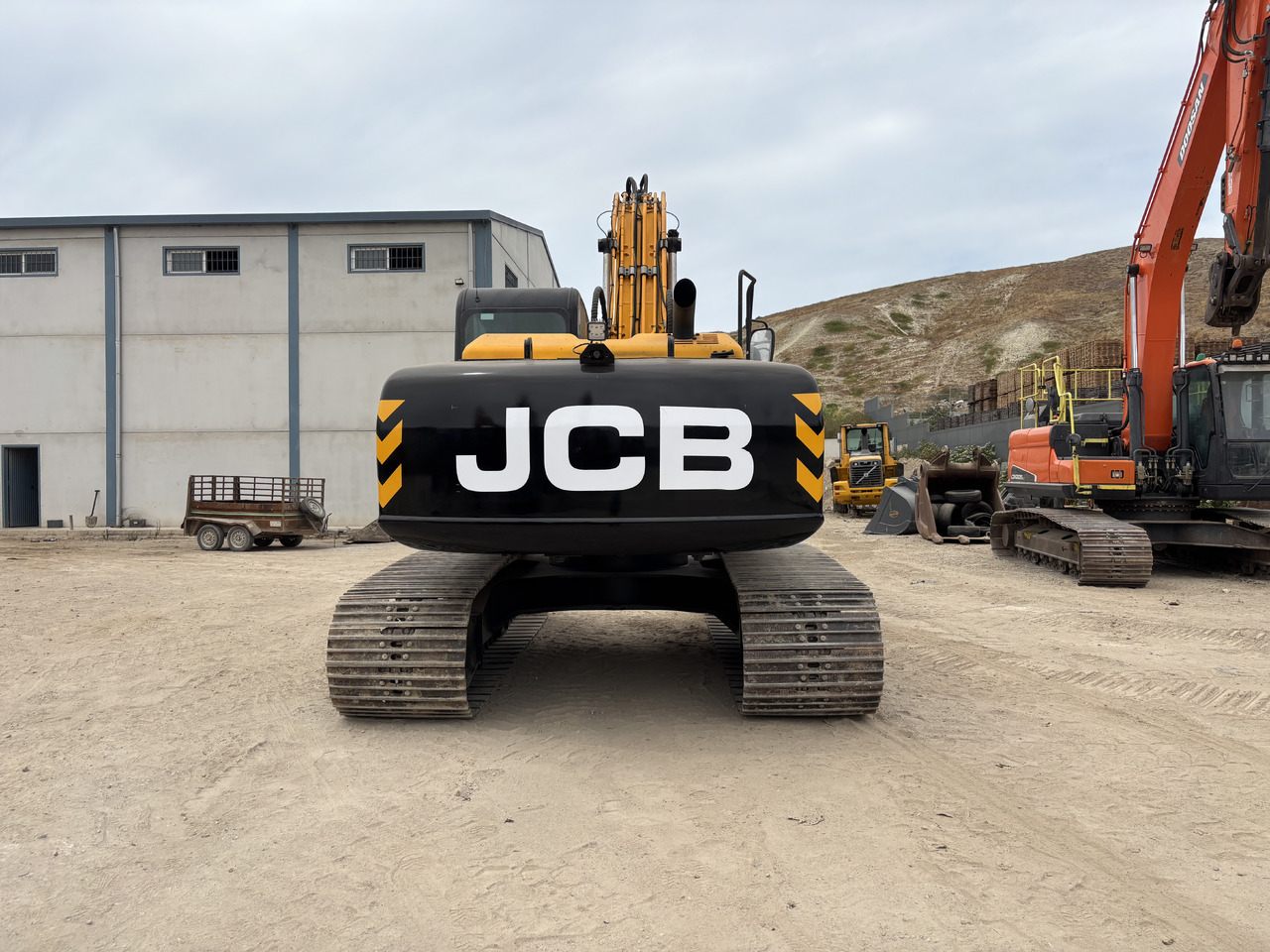 JCB JS220LC - Гусеничный экскаватор: фото 4 JCB JS220LC - Гусеничный экскаватор: фото 4