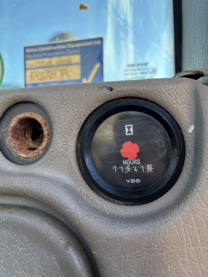 Колёсный погрузчик VOLVO L90F: фото 17