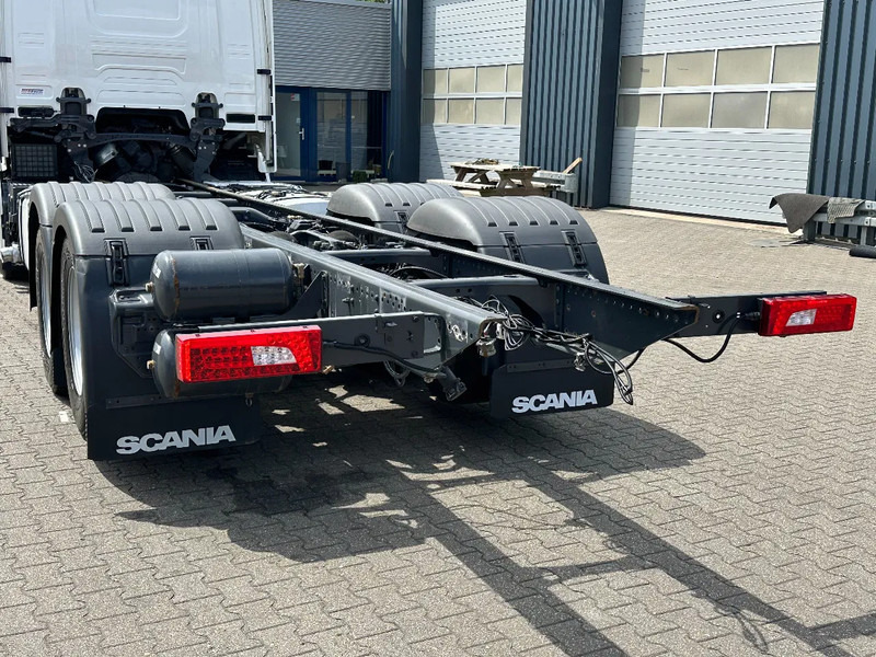 Scania R660 V8 6x4 Chassis with Lift-Axle / Retarder / Wb 4.75 / Full Air / 2 Tank - Грузовик-шасси: фото 5 Scania R660 V8 6x4 Chassis with Lift-Axle / Retarder / Wb 4.75 / Full Air / 2 Tank - Грузовик-шасси: фото 5