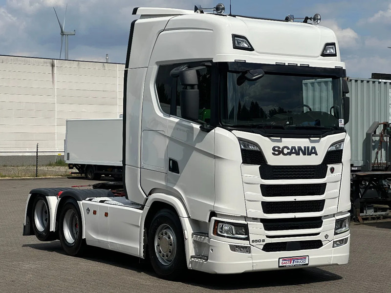 Scania S650 V8 6x2 Boogie / Retarder / 2 Tank / Full Air / Full Spoiler - Тягач: фото 2 Scania S650 V8 6x2 Boogie / Retarder / 2 Tank / Full Air / Full Spoiler - Тягач: фото 2