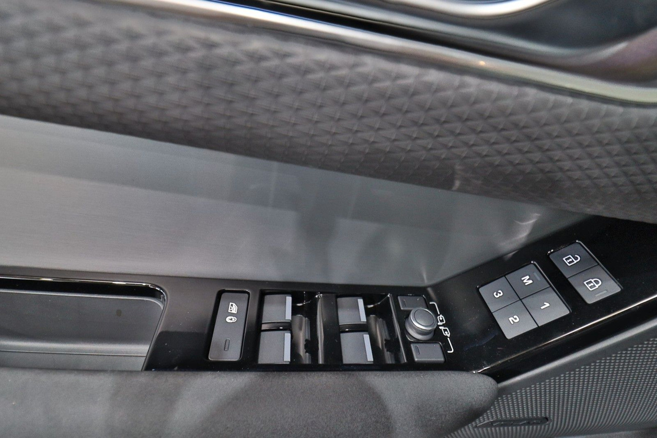 Внедорожник Land Rover Range Rover Velar 300 R-Dynamic SE: фото 30
