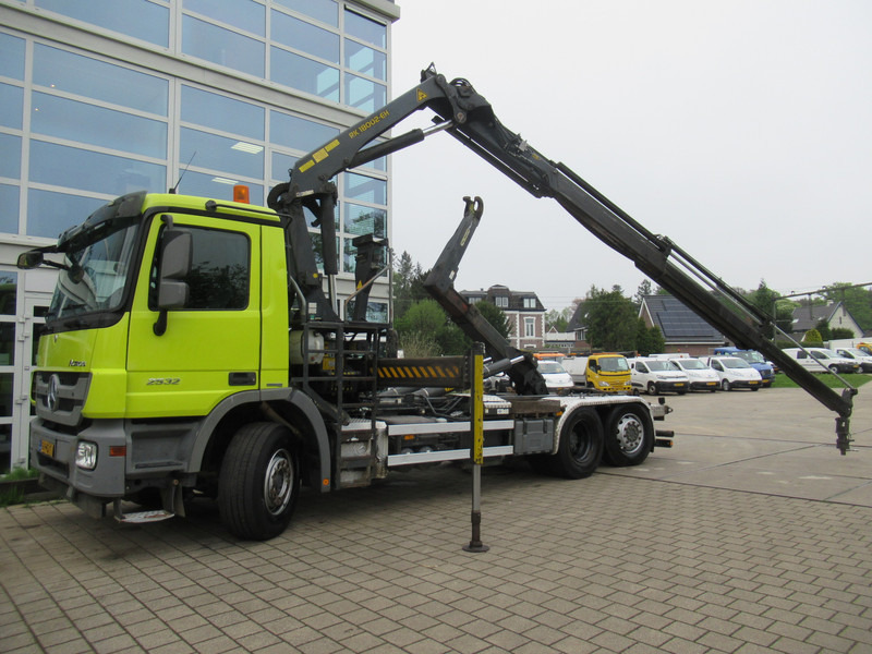 Mercedes-Benz Actros 2532 LTNLA 6X2 Hooklift + Crane, Haak - Kraan - Крюковой мультилифт, Автоманипулятор: фото 2 Mercedes-Benz Actros 2532 LTNLA 6X2 Hooklift + Crane, Haak - Kraan - Крюковой мультилифт, Автоманипулятор: фото 2
