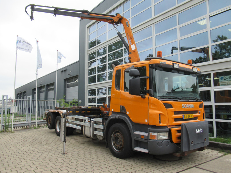 Scania P 320 B 6x2*4 + HMF 835 + HYVA Haakarm - Крюковой мультилифт, Автоманипулятор: фото 2 Scania P 320 B 6x2*4 + HMF 835 + HYVA Haakarm - Крюковой мультилифт, Автоманипулятор: фото 2