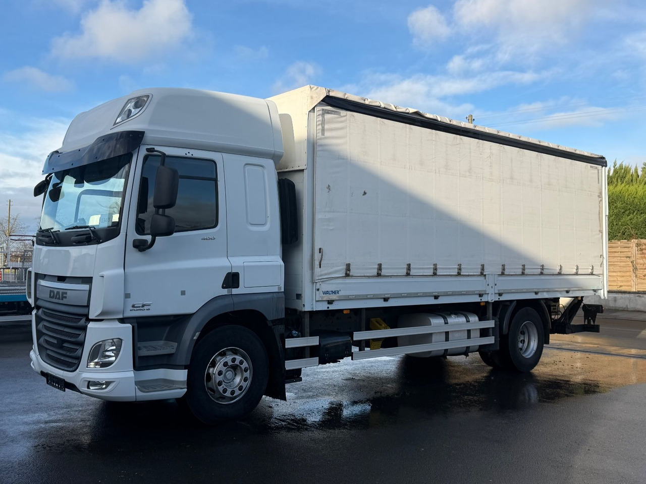 DAF CF 400FA Pritsche/Plane, Edscha,Retarder, Lbw - Тентованный грузовик: фото 2 DAF CF 400FA Pritsche/Plane, Edscha,Retarder, Lbw - Тентованный грузовик: фото 2