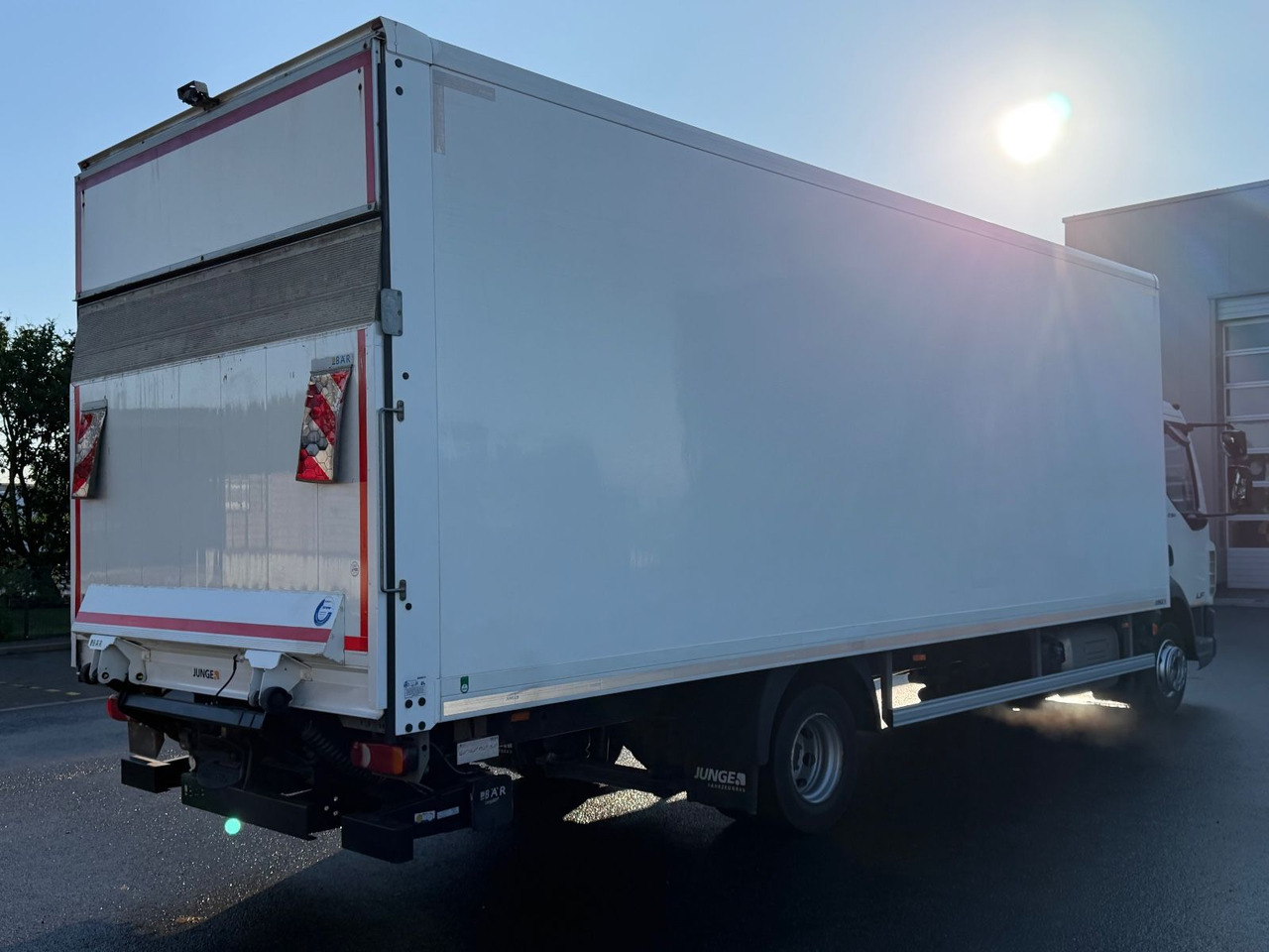 DAF LF 12.230 FA Koffer, Lbw, Ahk., 7.3m, E6, TOP - Грузовик с закрытым кузовом: фото 4 DAF LF 12.230 FA Koffer, Lbw, Ahk., 7.3m, E6, TOP - Грузовик с закрытым кузовом: фото 4