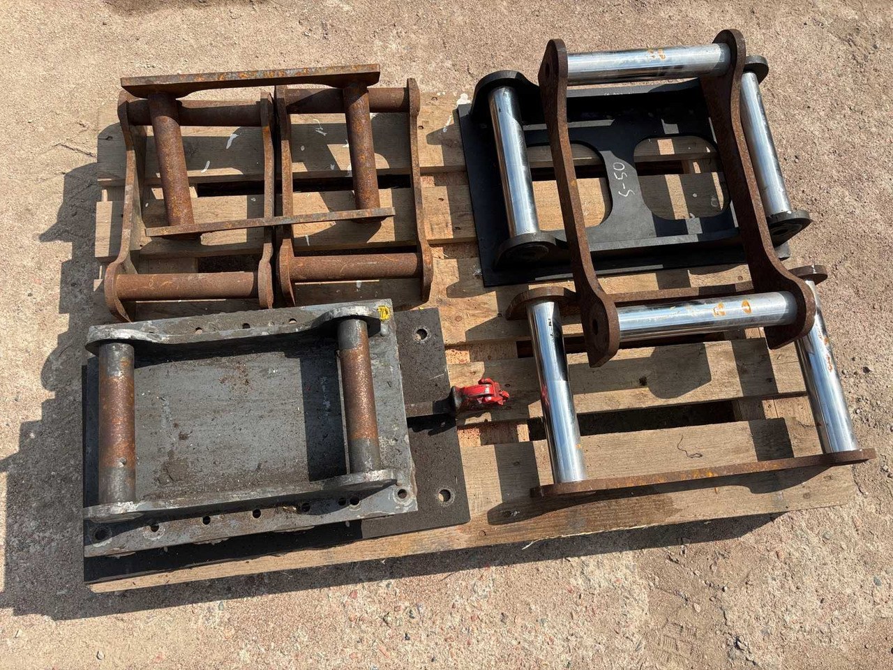 Bucket attachment S50 and S40 3+5 pcs - Сцепное устройство: фото 1 Bucket attachment S50 and S40 3+5 pcs - Сцепное устройство: фото 1