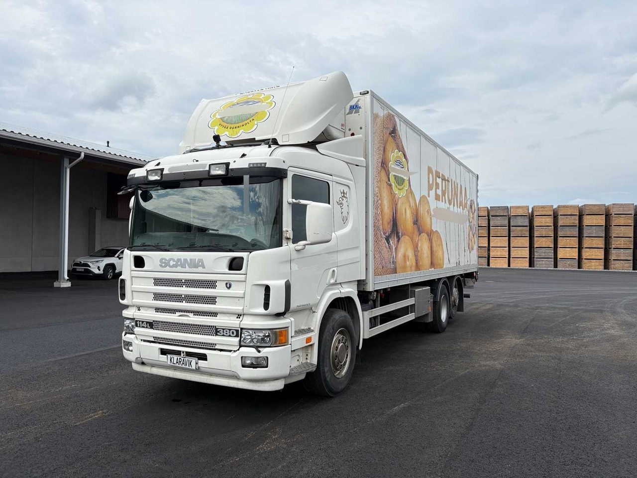 Грузовик с закрытым кузовом SCANIA 114L truck: фото 1