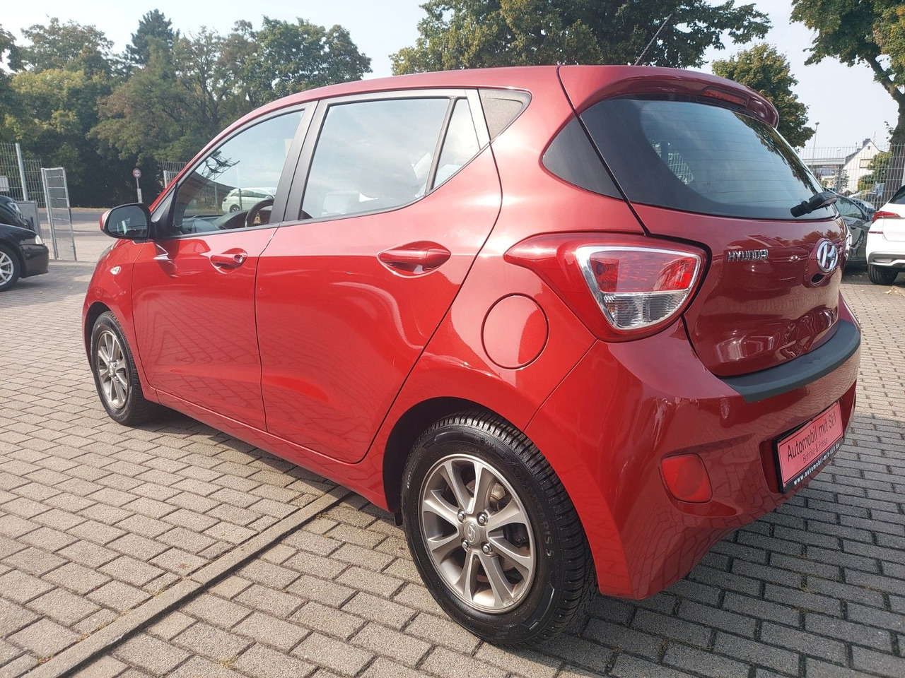 Hyundai i10 Intro Edition Klima Sitzeizung Bluetooth - Легковой автомобиль: фото 4 Hyundai i10 Intro Edition Klima Sitzeizung Bluetooth - Легковой автомобиль: фото 4