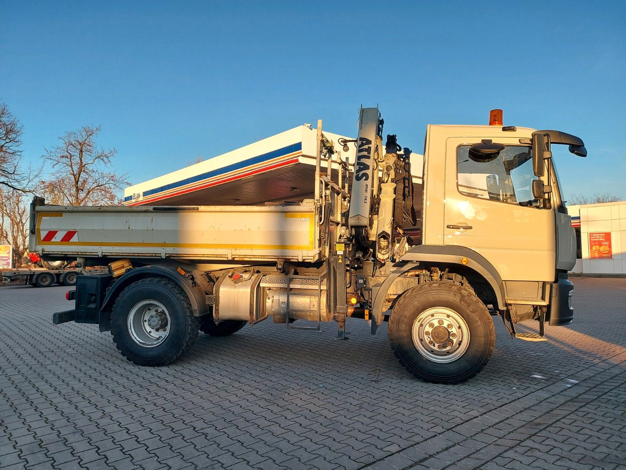 Mercedes-Benz Atego / 1324 MEILLER 4X4 KRAN ATLAS 116.3 Kipper - Самосвал, Автоманипулятор: фото 3 Mercedes-Benz Atego / 1324 MEILLER 4X4 KRAN ATLAS 116.3 Kipper - Самосвал, Автоманипулятор: фото 3