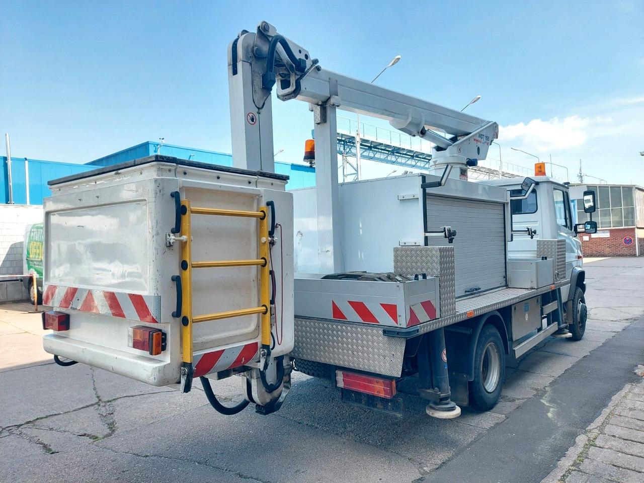 Грузовик с подъемником Mercedes-Benz VARIO 814D HUB Steiger WUMAG WDT 155 4X4 ALLRAD: фото 8