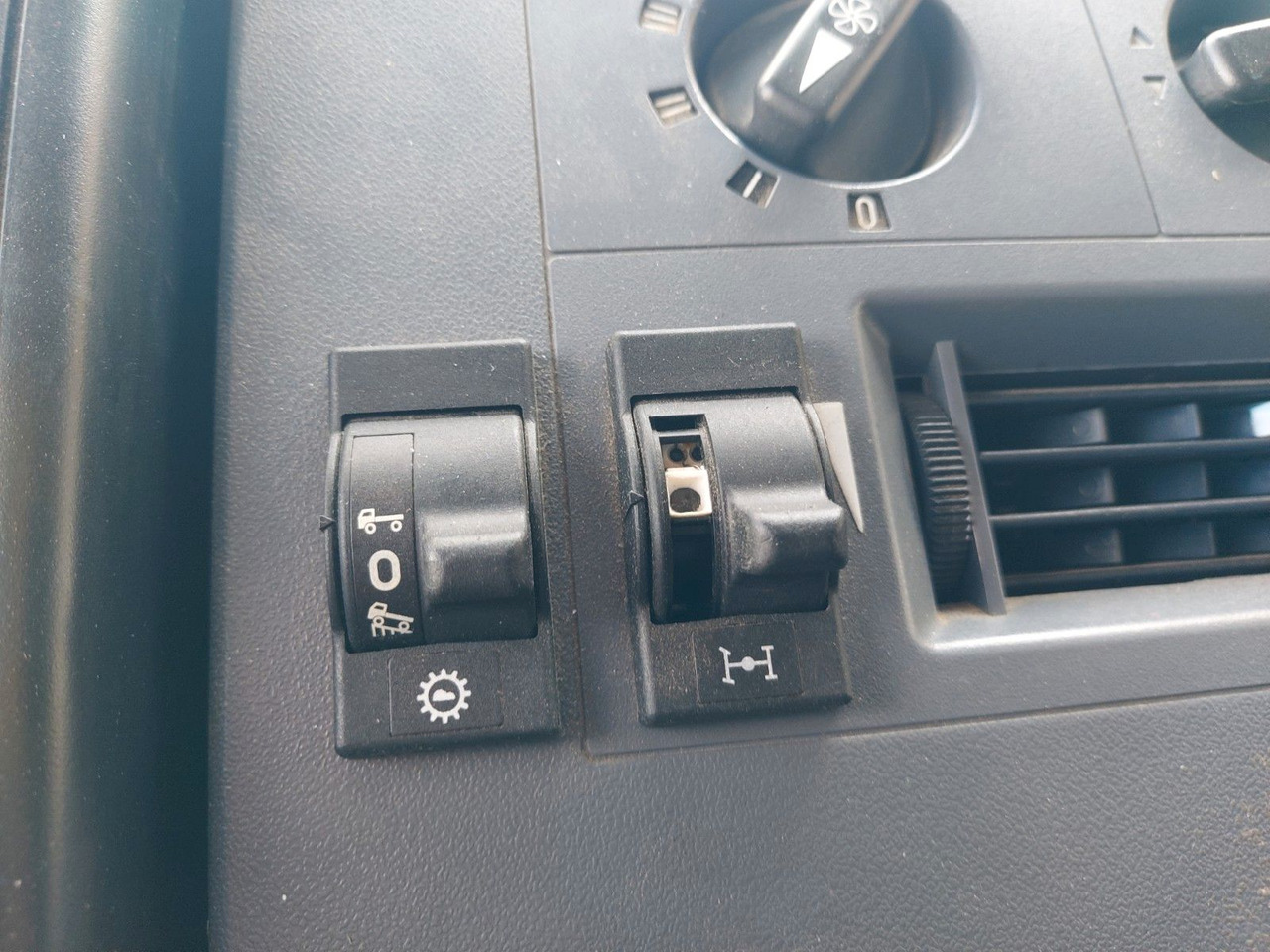 Грузовик с подъемником Mercedes-Benz VARIO 814D HUB Steiger WUMAG WDT 155 4X4 ALLRAD: фото 24