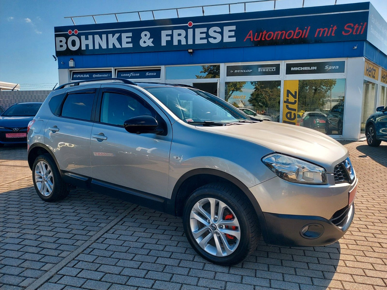 Nissan Qashqai Automatik 360 Klima Panorama AHK - Внедорожник: фото 1 Nissan Qashqai Automatik 360 Klima Panorama AHK - Внедорожник: фото 1