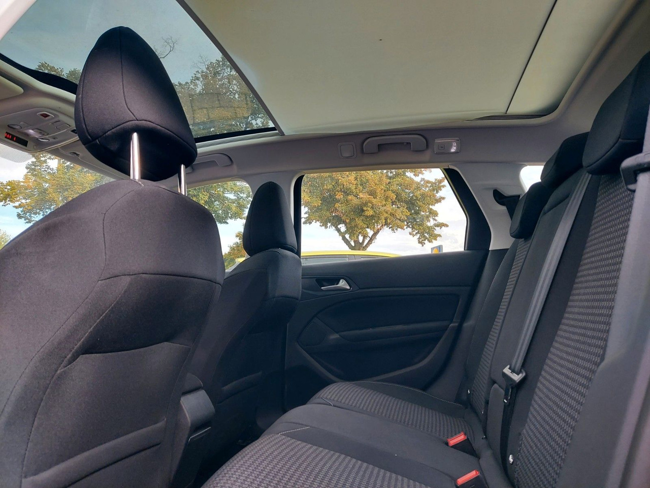 Peugeot 308 SW Active Business Panorama DAB Navi LED - Универсал: фото 4 Peugeot 308 SW Active Business Panorama DAB Navi LED - Универсал: фото 4