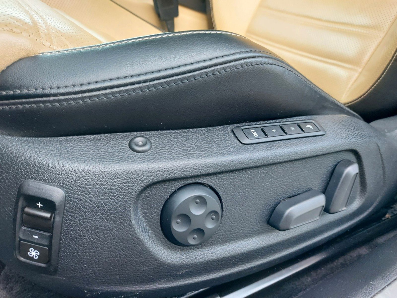 Volkswagen Passat CC DSG Sitzbelüftung ACC Radar Standheiz - Седан: фото 2 Volkswagen Passat CC DSG Sitzbelüftung ACC Radar Standheiz - Седан: фото 2