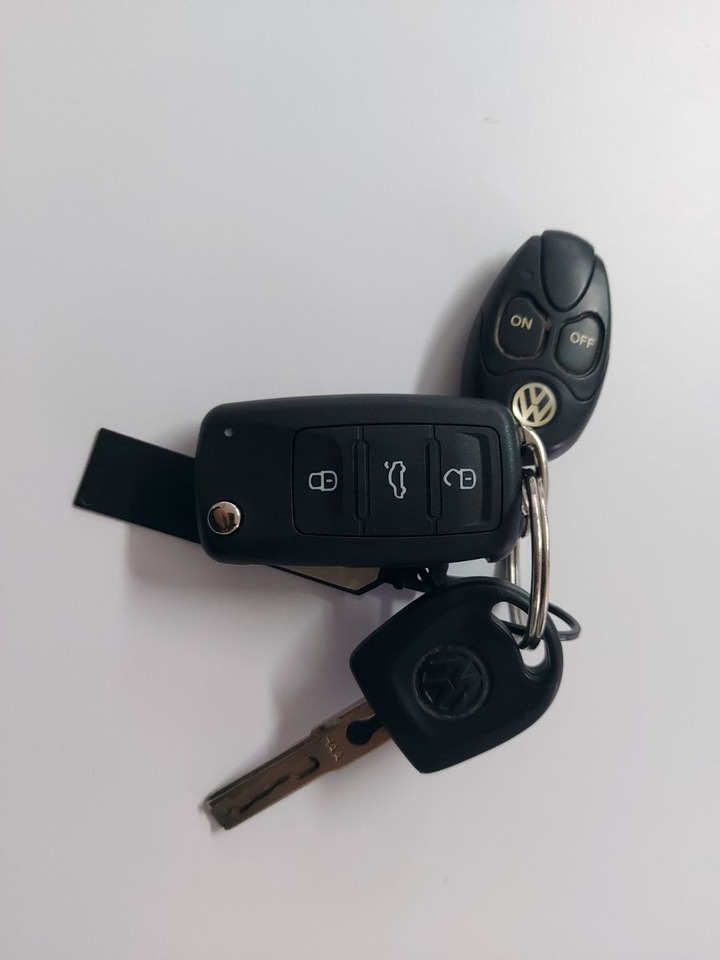 Volkswagen T5 Transporter Kasten Kombi Lang Klima Standheiz - Пассажирский фургон: фото 4 Volkswagen T5 Transporter Kasten Kombi Lang Klima Standheiz - Пассажирский фургон: фото 4