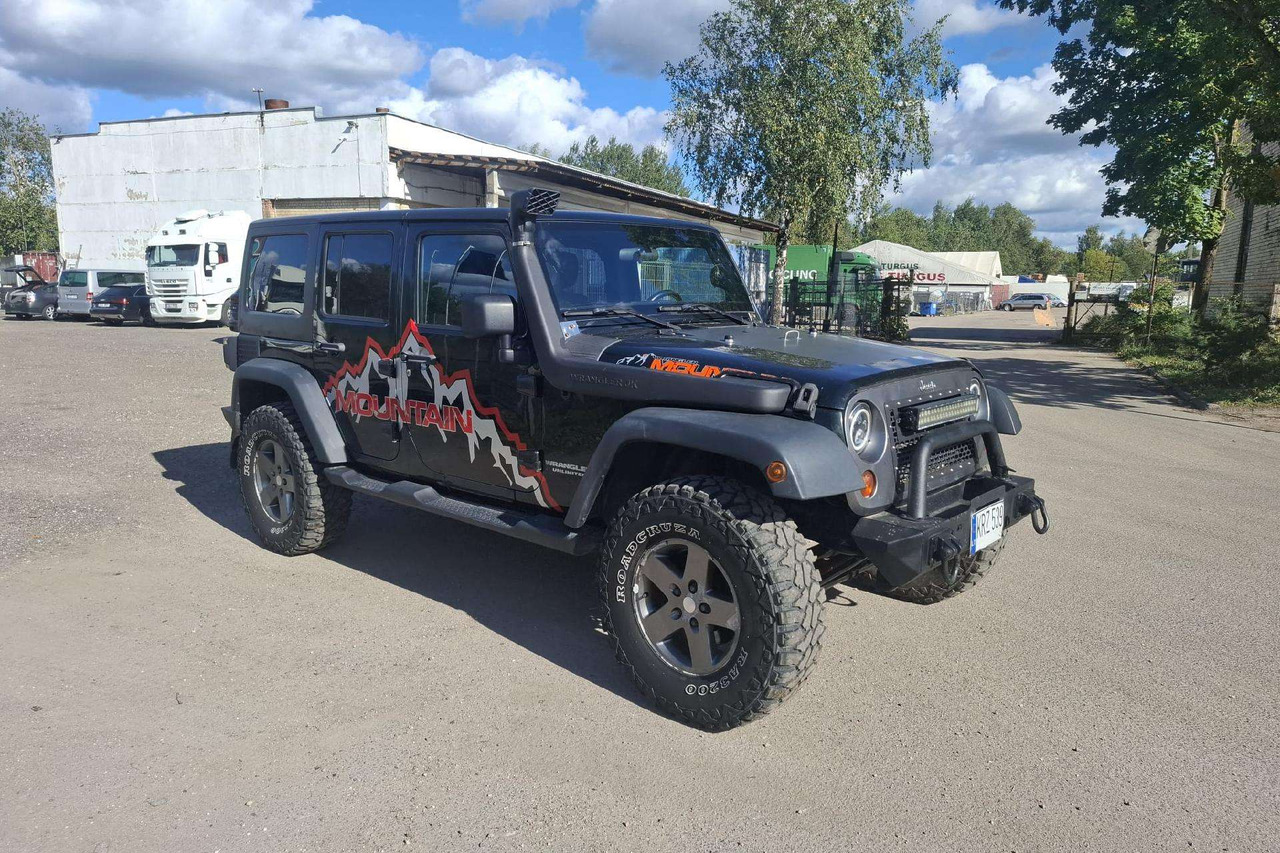 Jeep Wrangler - Внедорожник: фото 1 Jeep Wrangler - Внедорожник: фото 1