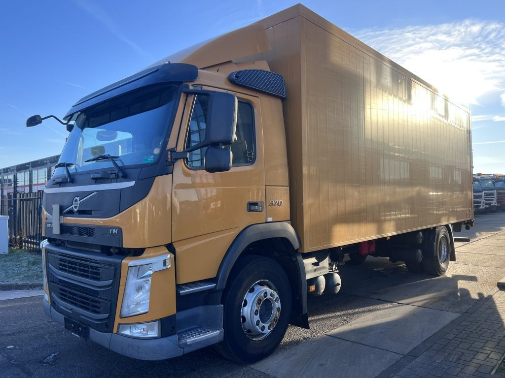 Volvo FM 370 4X2 EURO 6 - LOAD-LIFT - Грузовик с закрытым кузовом: фото 1 Volvo FM 370 4X2 EURO 6 - LOAD-LIFT - Грузовик с закрытым кузовом: фото 1