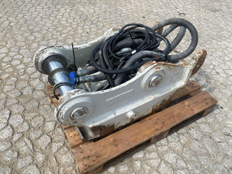 Oil Quick OQ 80 - Сцепное устройство: фото 1 Oil Quick OQ 80 - Сцепное устройство: фото 1