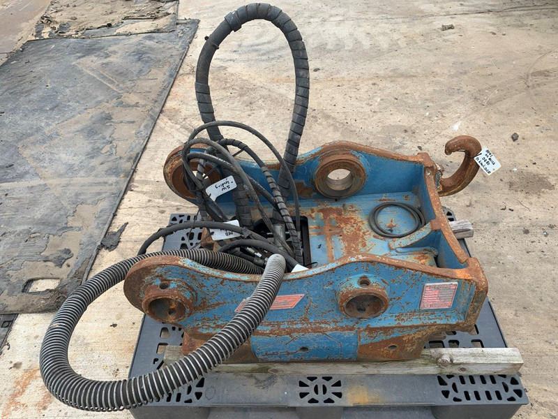 Oil Quick OQ 80 - Сцепное устройство: фото 1 Oil Quick OQ 80 - Сцепное устройство: фото 1