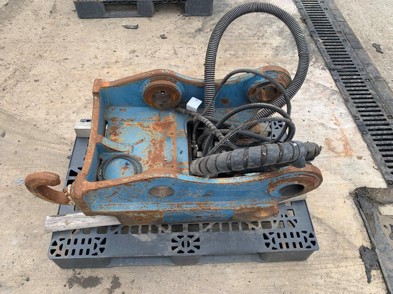 Oil Quick OQ 80 - Сцепное устройство: фото 3 Oil Quick OQ 80 - Сцепное устройство: фото 3