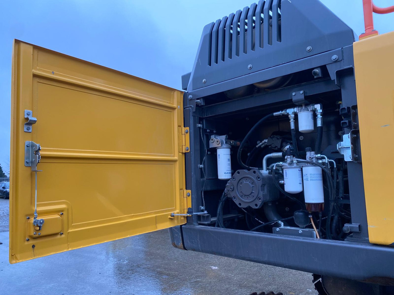 Гусеничный экскаватор Volvo EC300: фото 19 Гусеничный экскаватор Volvo EC300: фото 19