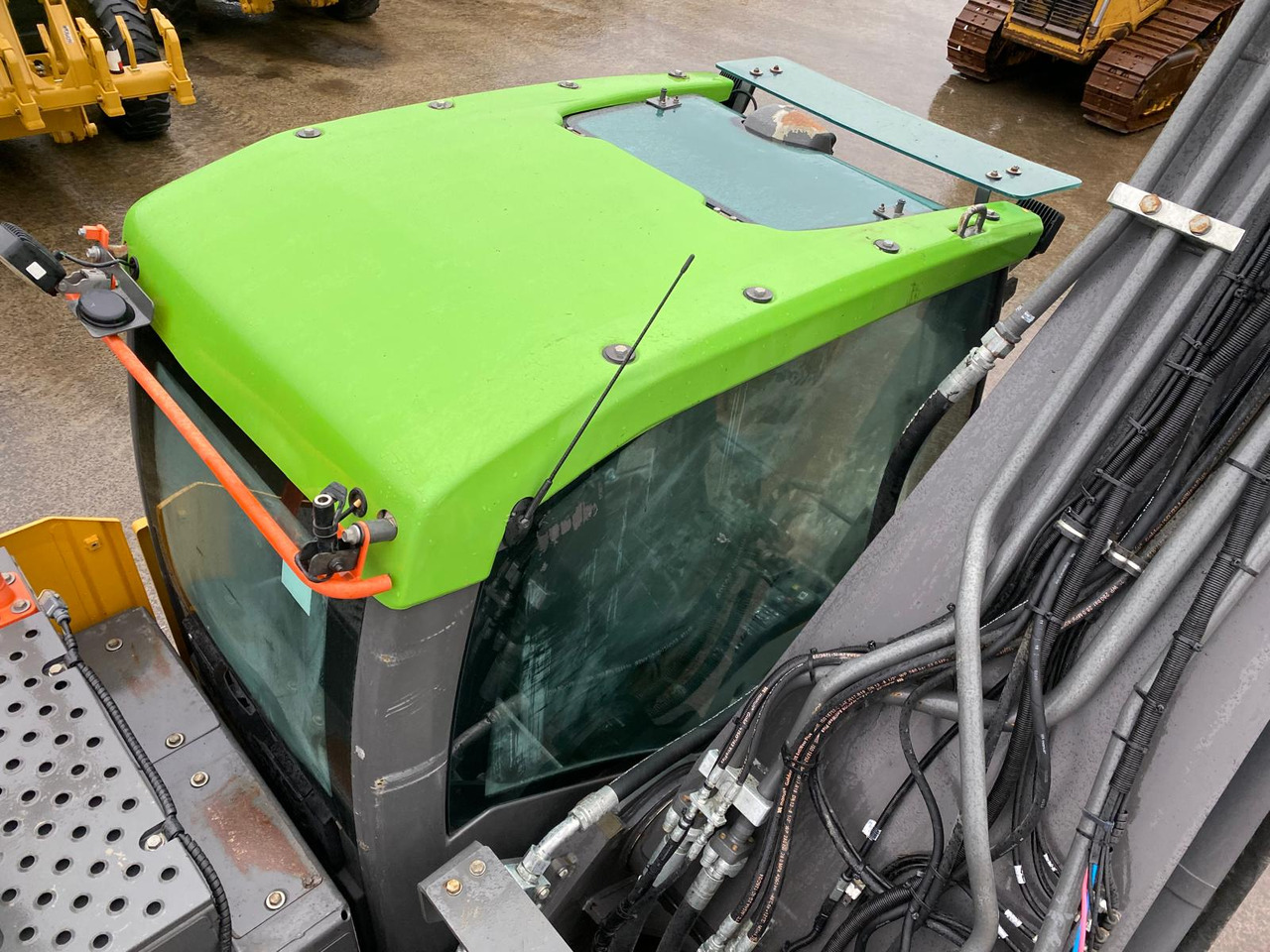 Гусеничный экскаватор Volvo EC300: фото 49 Гусеничный экскаватор Volvo EC300: фото 49