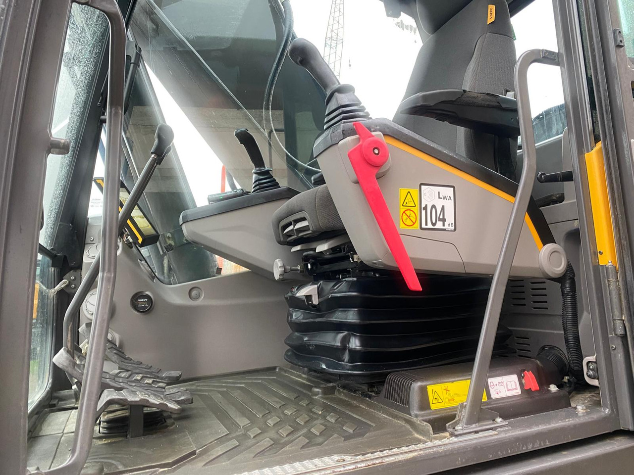 Гусеничный экскаватор Volvo EC300: фото 8 Гусеничный экскаватор Volvo EC300: фото 8