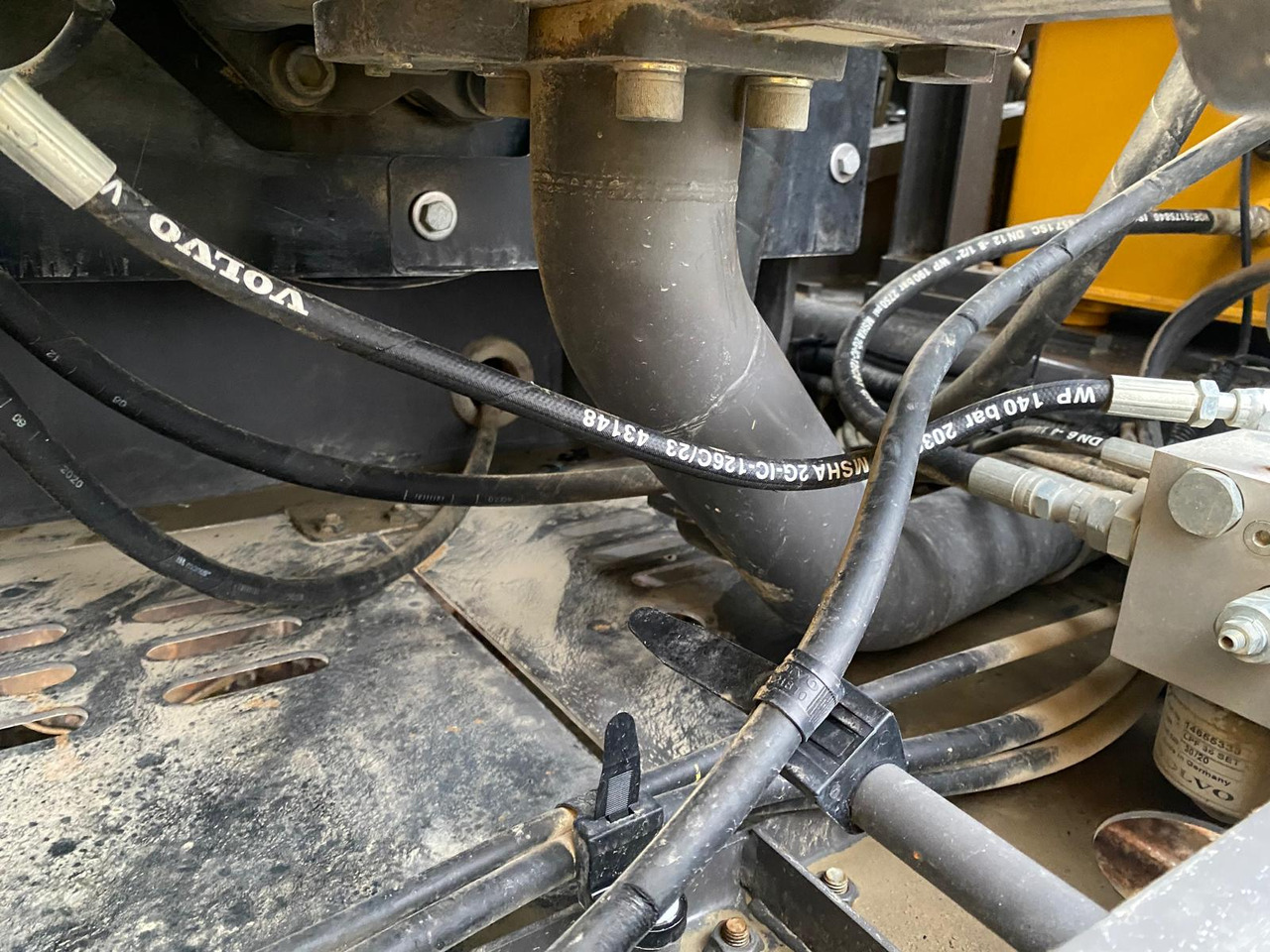 Гусеничный экскаватор Volvo EC300: фото 47 Гусеничный экскаватор Volvo EC300: фото 47