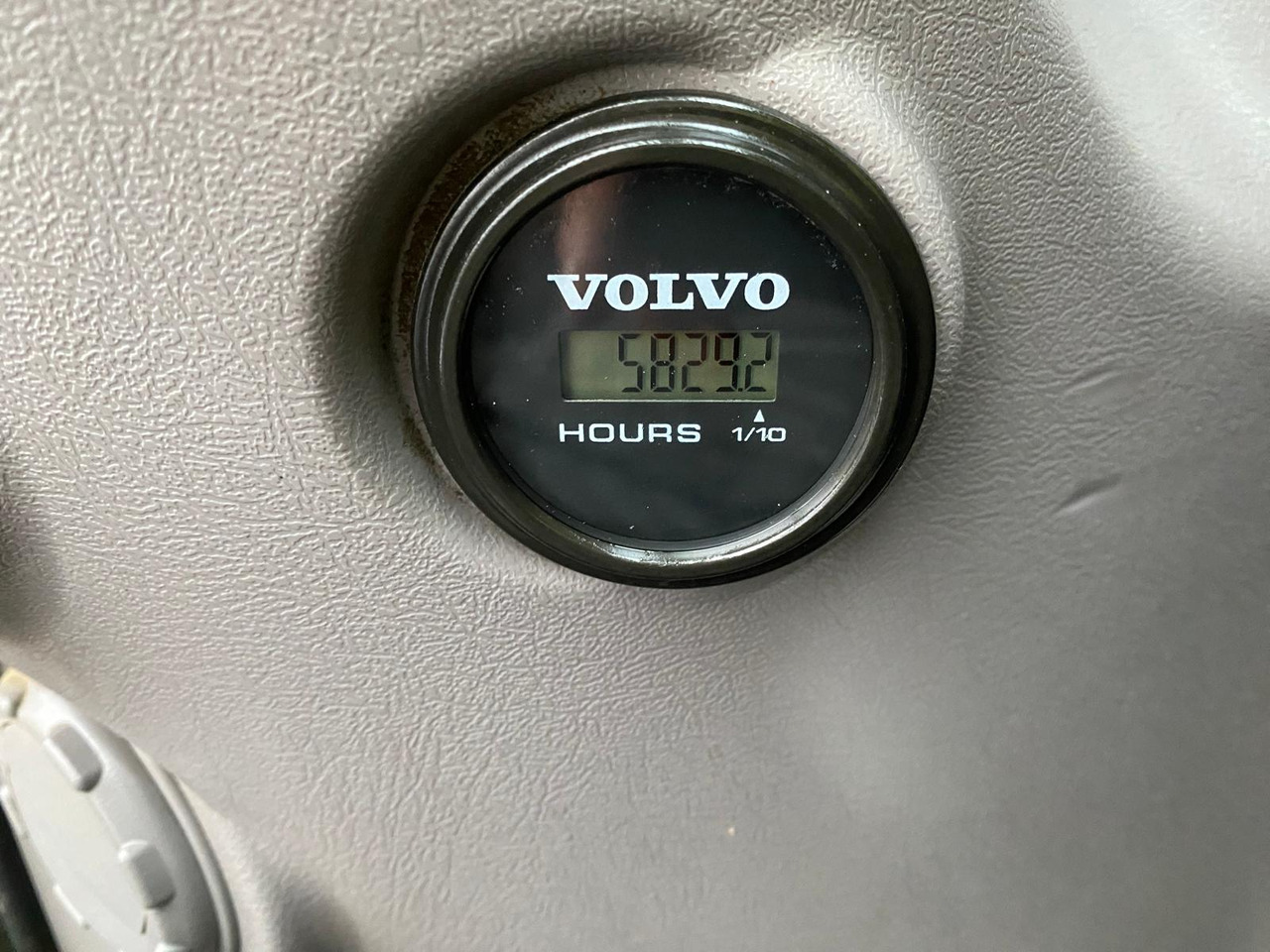 Гусеничный экскаватор Volvo EC300: фото 13 Гусеничный экскаватор Volvo EC300: фото 13