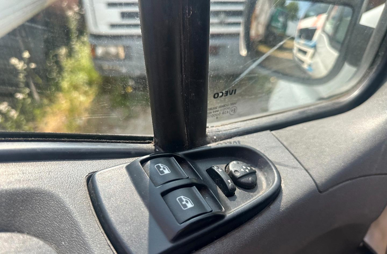 Фургон с закрытым кузовом Iveco: фото 8