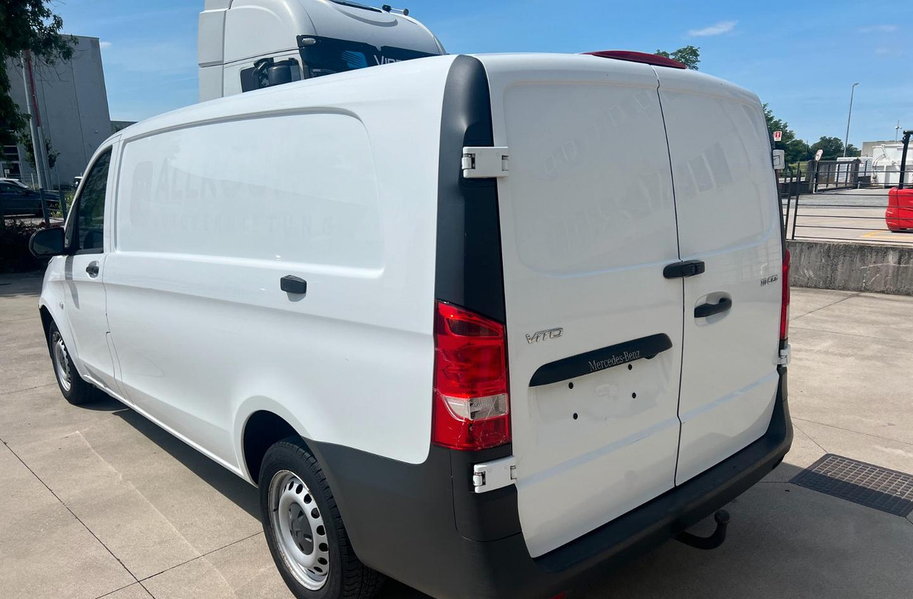 Mercedes vito 111 - Цельнометаллический фургон: фото 1 Mercedes vito 111 - Цельнометаллический фургон: фото 1