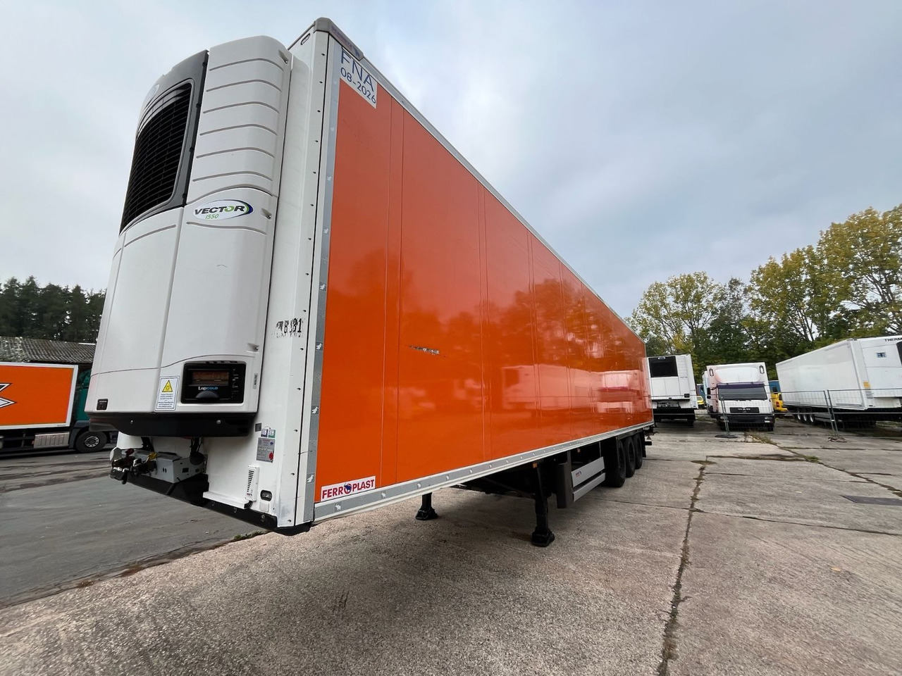 Schmitz Cargobull SCB*S3B/CARRIER/Vector1550/LBW/BÄR/2347h/13,4m - Полуприцеп-рефрижератор: фото 2 Schmitz Cargobull SCB*S3B/CARRIER/Vector1550/LBW/BÄR/2347h/13,4m - Полуприцеп-рефрижератор: фото 2