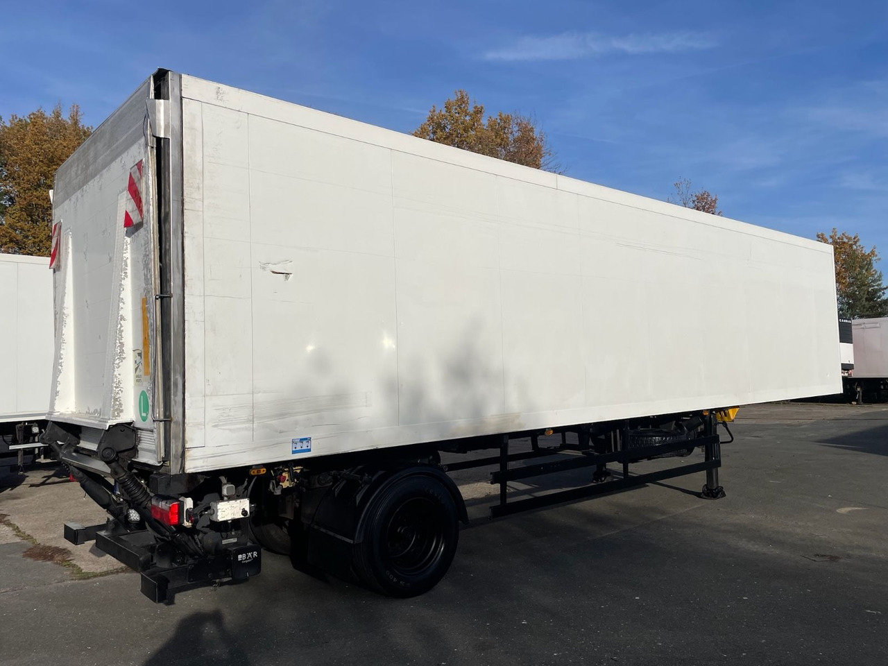 Schmitz Cargobull SKO10/THERMOKING/SL200e/LBW/BÄR/11,15m/Lenkachse - Полуприцеп-рефрижератор: фото 5 Schmitz Cargobull SKO10/THERMOKING/SL200e/LBW/BÄR/11,15m/Lenkachse - Полуприцеп-рефрижератор: фото 5