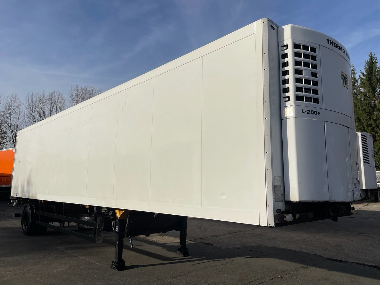 Schmitz Cargobull SKO10/THERMOKING/SL200e/LBW/BÄR/11,15m/Lenkachse - Полуприцеп-рефрижератор: фото 1 Schmitz Cargobull SKO10/THERMOKING/SL200e/LBW/BÄR/11,15m/Lenkachse - Полуприцеп-рефрижератор: фото 1